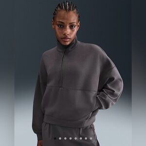Nike 24.7 ImpossiblySoft Oversized 1/2 zip Top